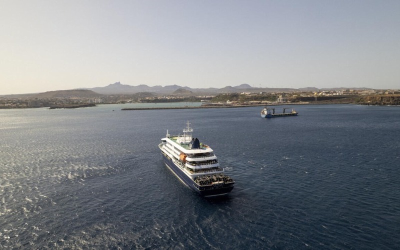 Los cinco franceses en el crucero del hantavirus serán repatriados en un vuelo especial
