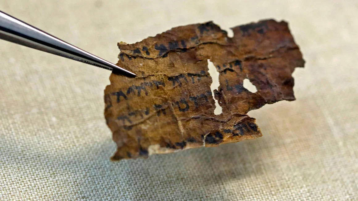Análisis de escritura antigua con IA proporciona nueva información sobre la edad de los manuscritos del mar Muerto