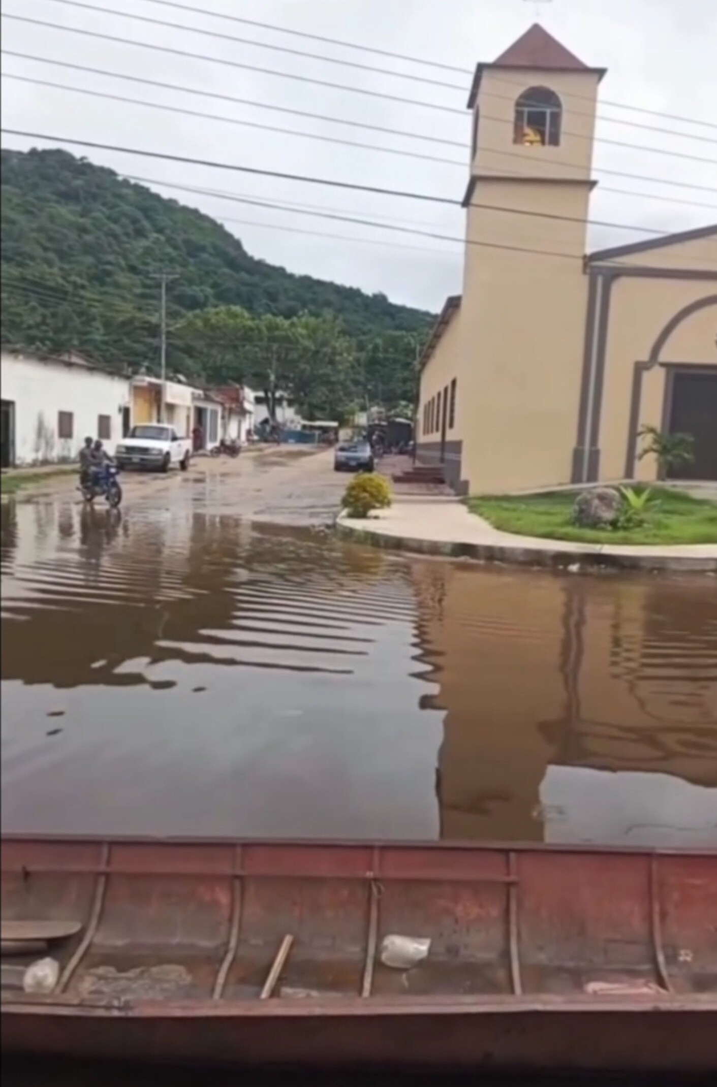 El Orinoco en las calles de Cabruta