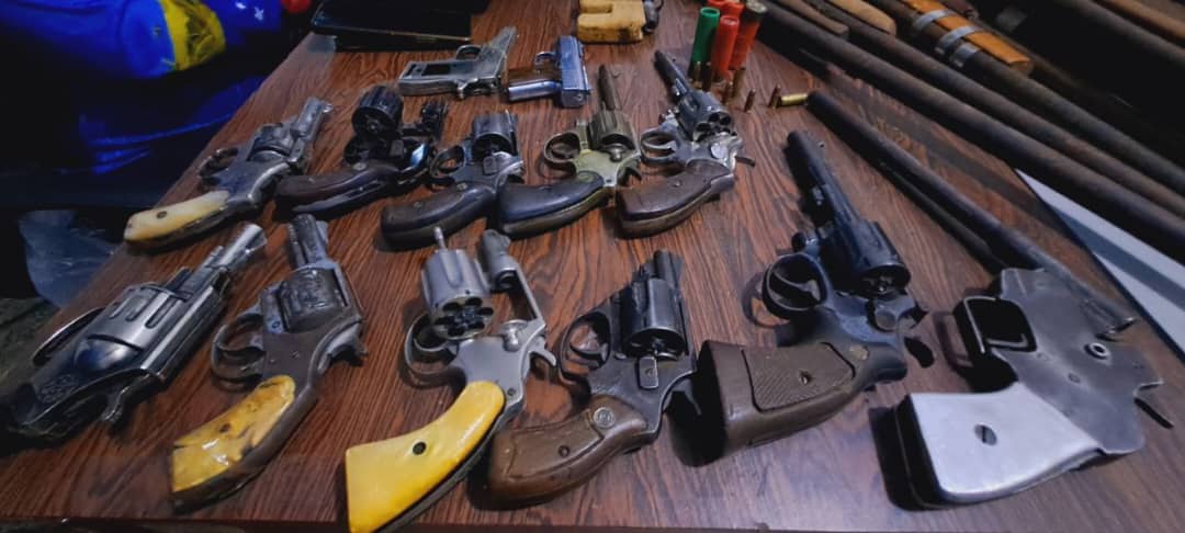En Tucupido: De manera confidencial y voluntaria entregan 30 armas de fuego 