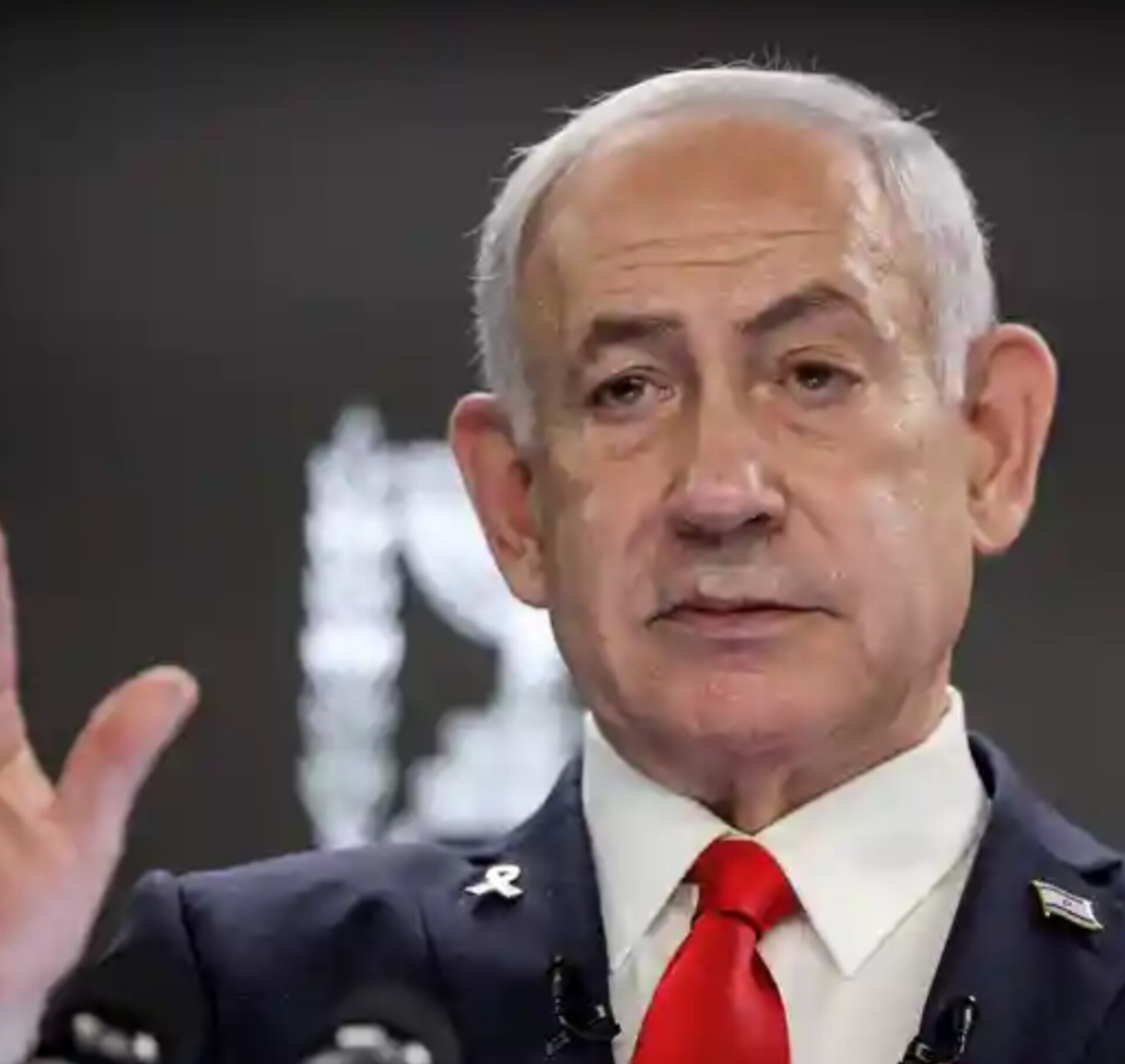Netanyahu dice que “autorizará” a palestinos salir de Gaza