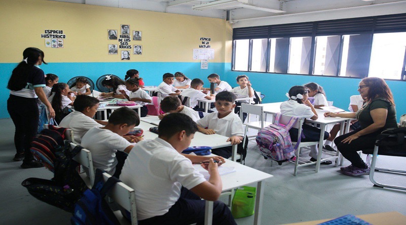 Venezuela creará conciencia crítica en escuelas ante la nociva influencia de las redes sociales    