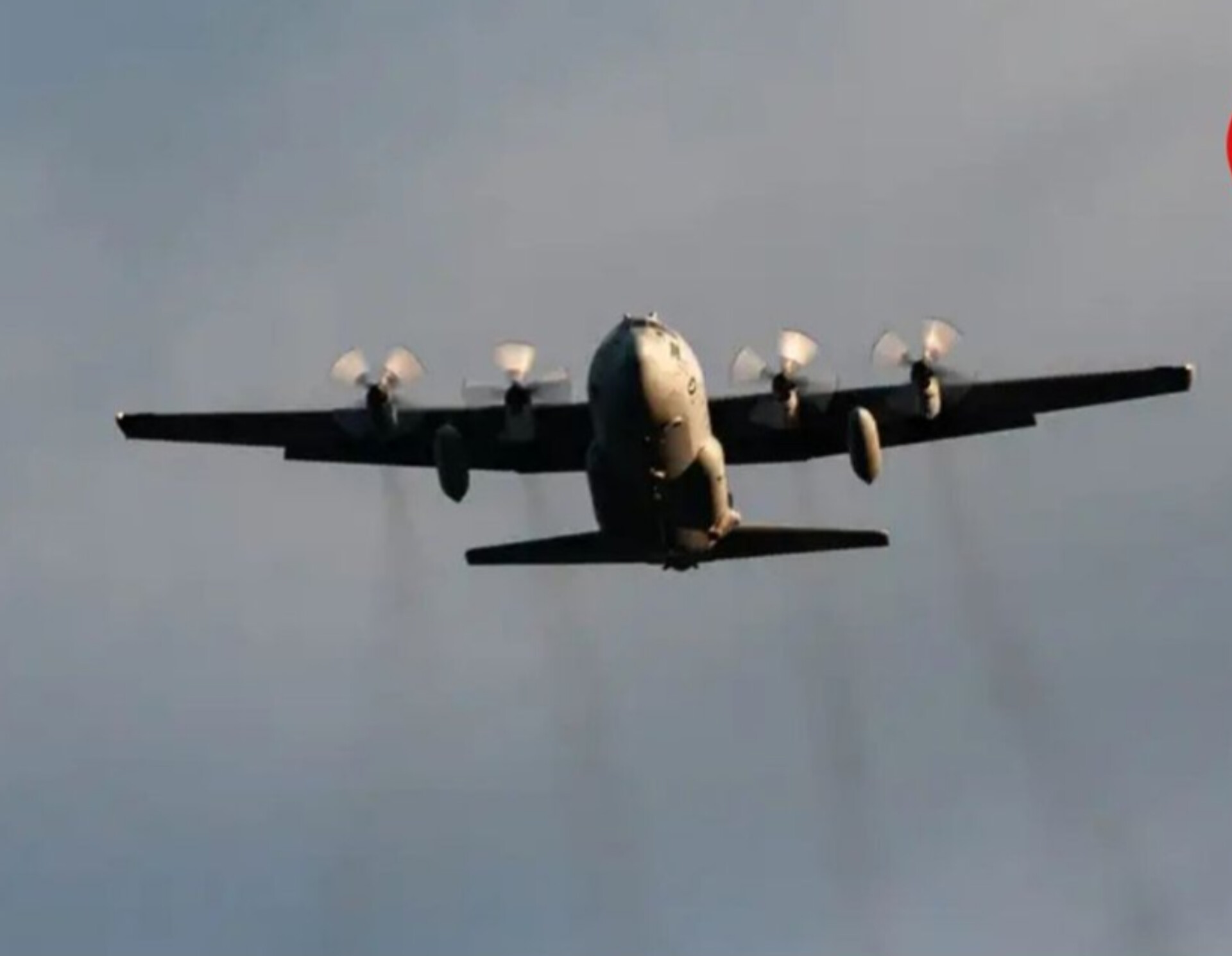 Al menos  90 muertos en siniestro de avión militar en Colombia 