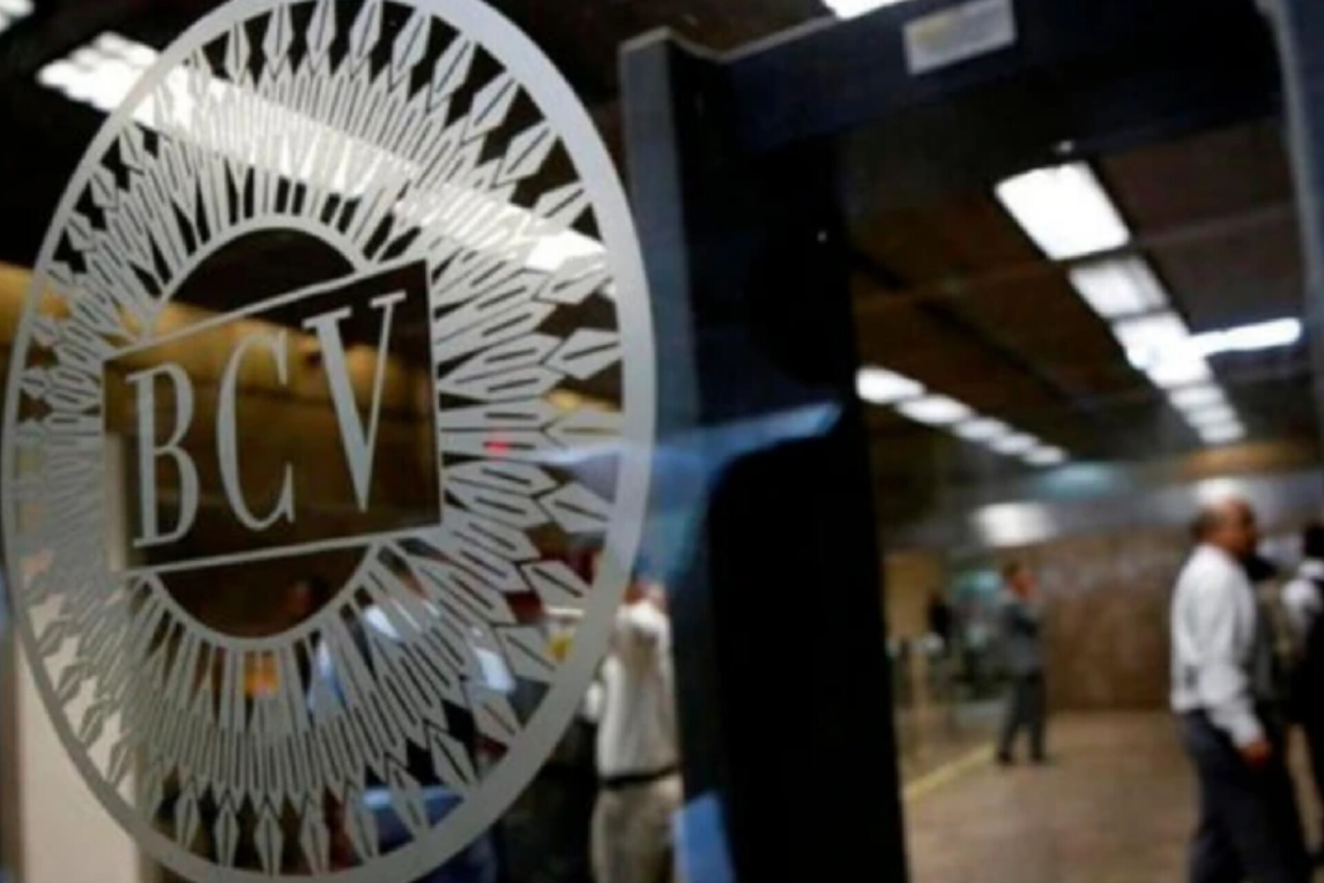 Dólar BCV se cotiza en Bs. 499,86 y el euro en Bs. 588,09