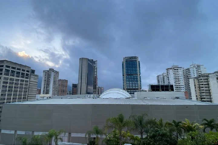 Prevén cielo parcialmente nublado en buena parte del país 