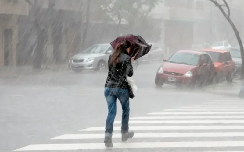 Lluvias y descargas eléctricas por el paso de la onda tropical número 9 