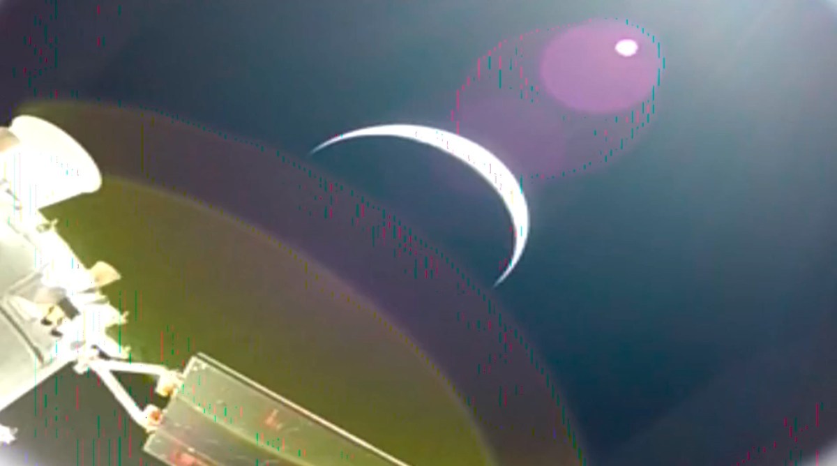 La misión Artemis II de la NASA abandona la órbita terrestre para orbitar la Luna.